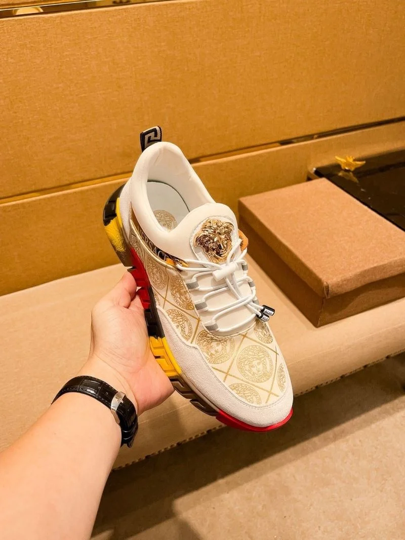 Versatile Versace Low Shoes 37518