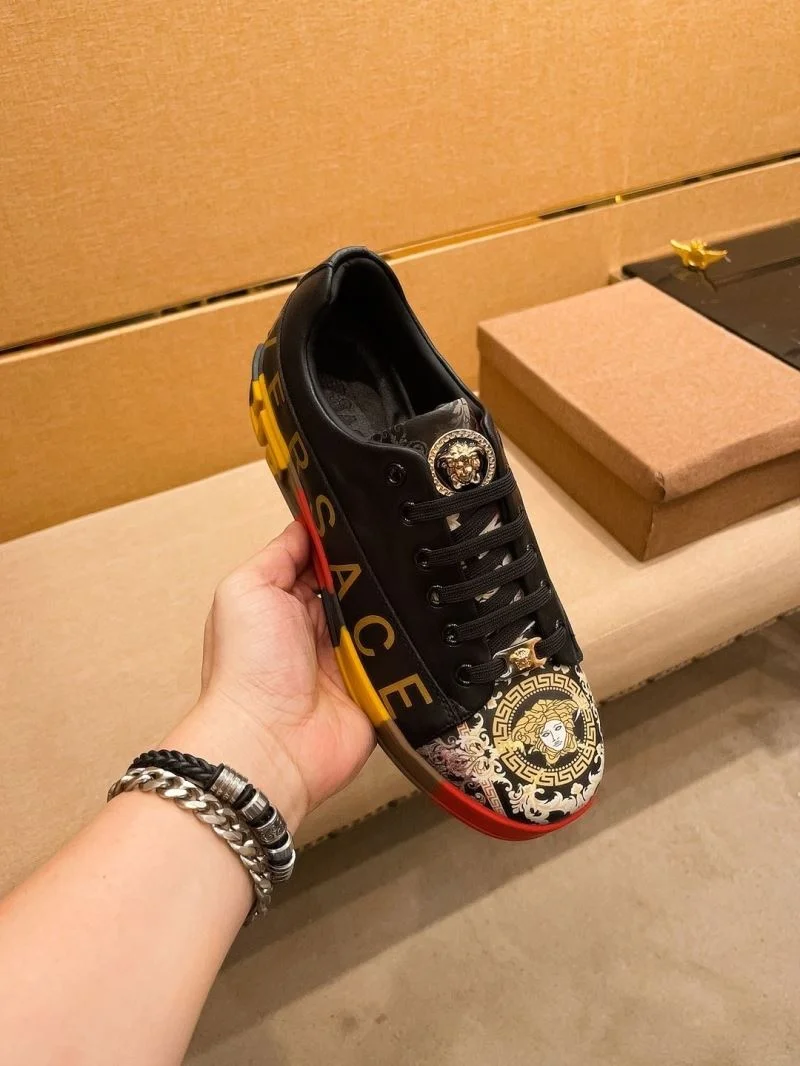 Modern Versace Low Shoes 37513