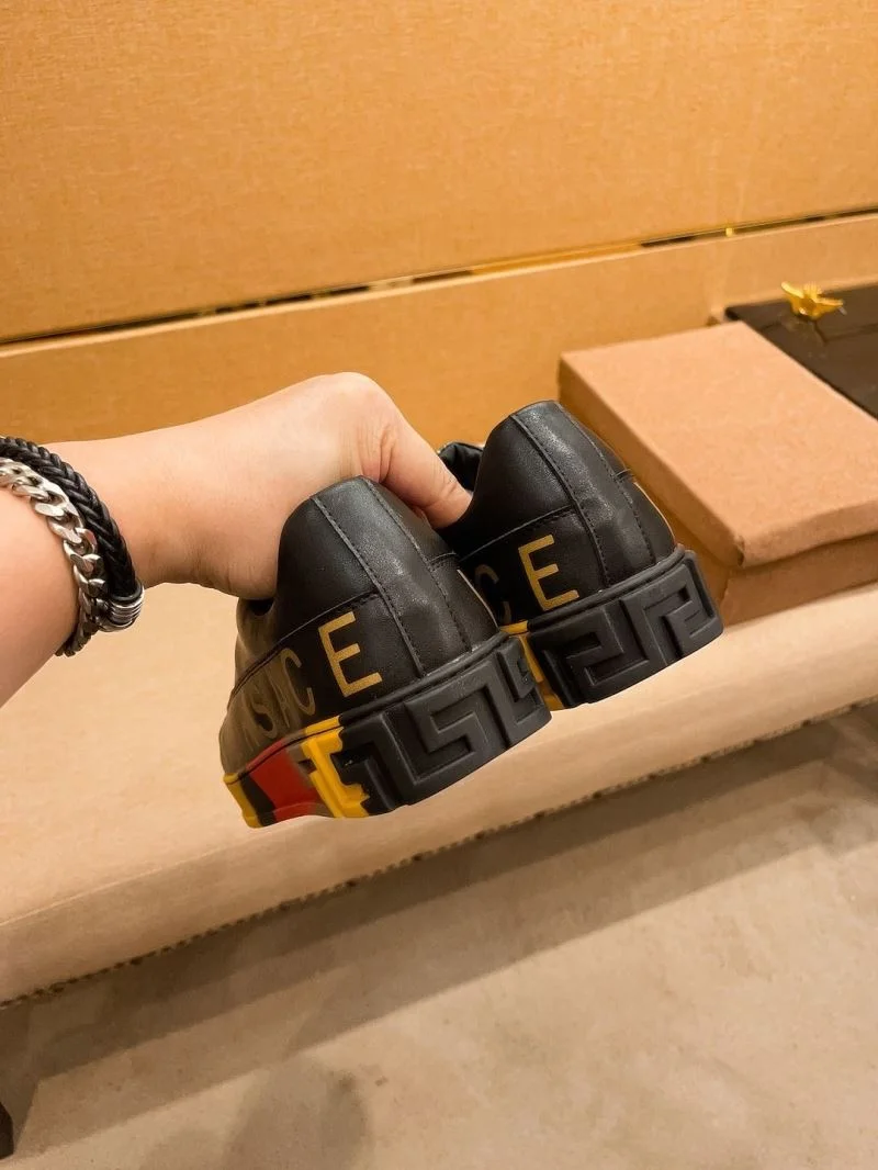 Modern Versace Low Shoes 37513