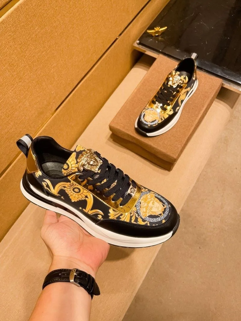 Vibrant Versace Low Shoes 37512