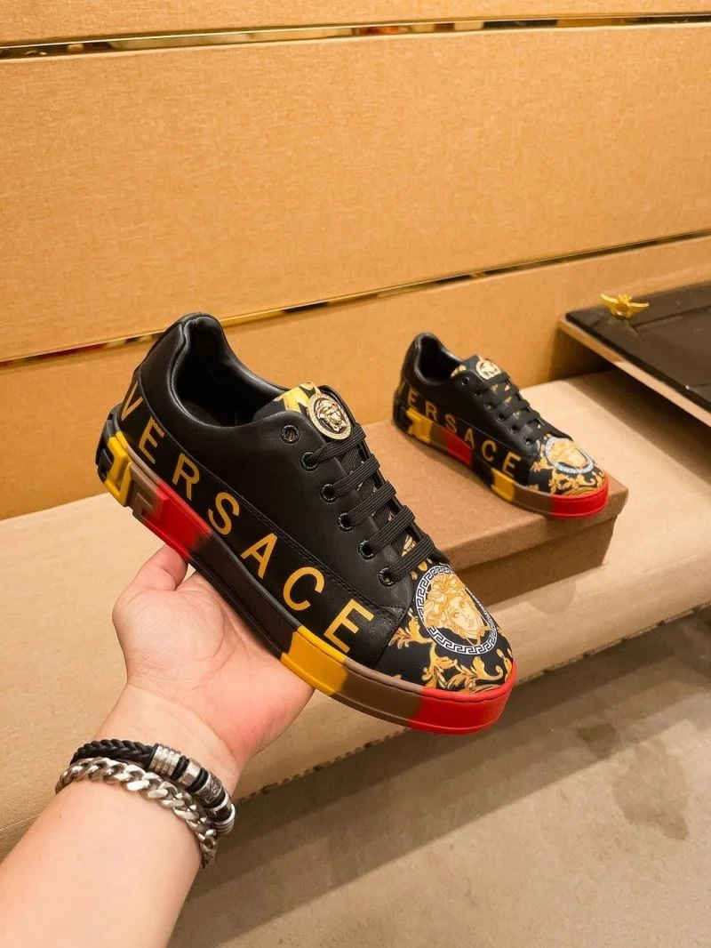 Stylish Versace Low Shoes 37497