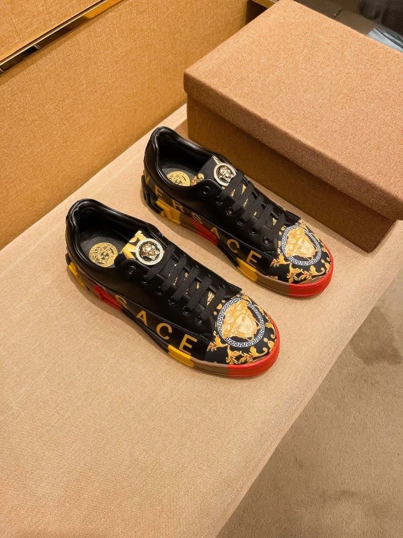 Stylish Versace Low Shoes 37497