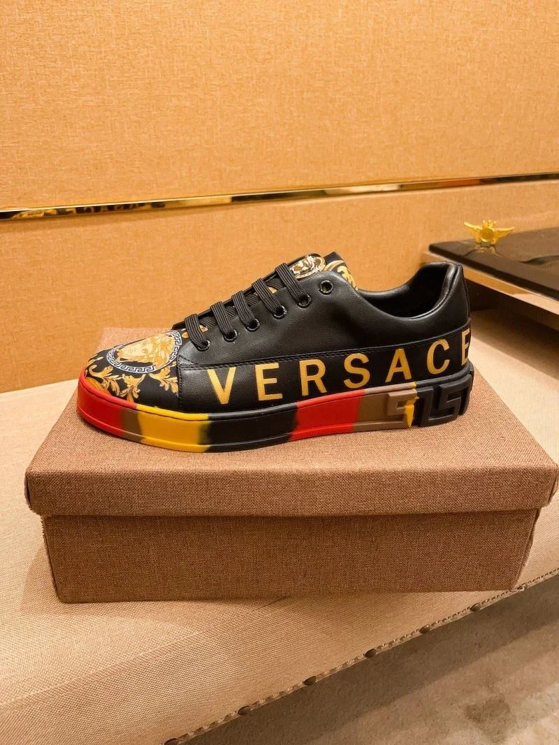 Stylish Versace Low Shoes 37497