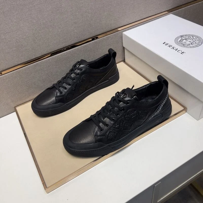 Versace Low Shoes UrbanChic 37481