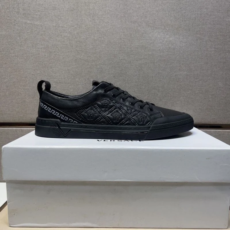 Versace Low Shoes UrbanChic 37481