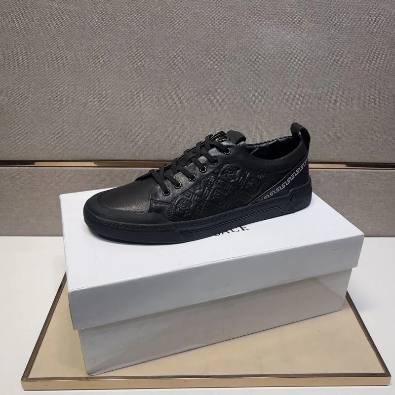 Versace Low Shoes UrbanChic 37481