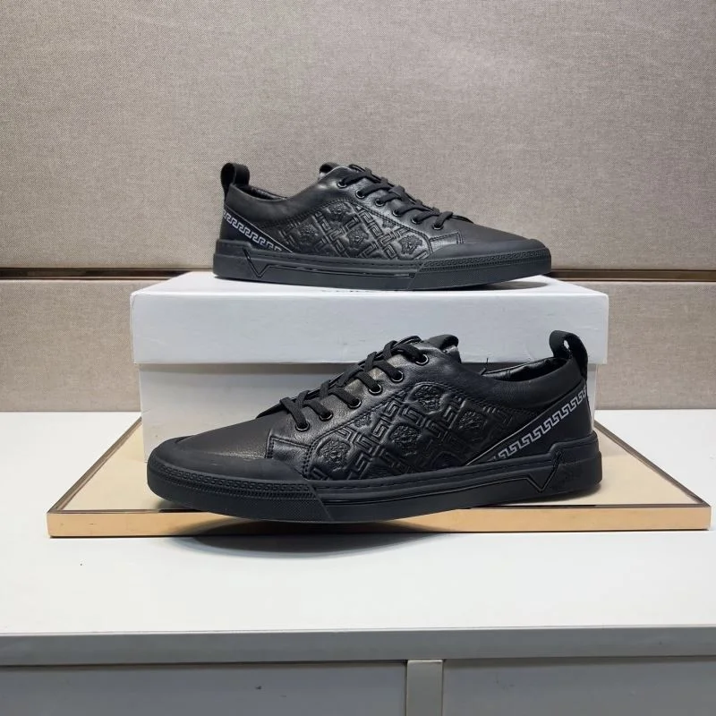 Versace Low Shoes UrbanChic 37481