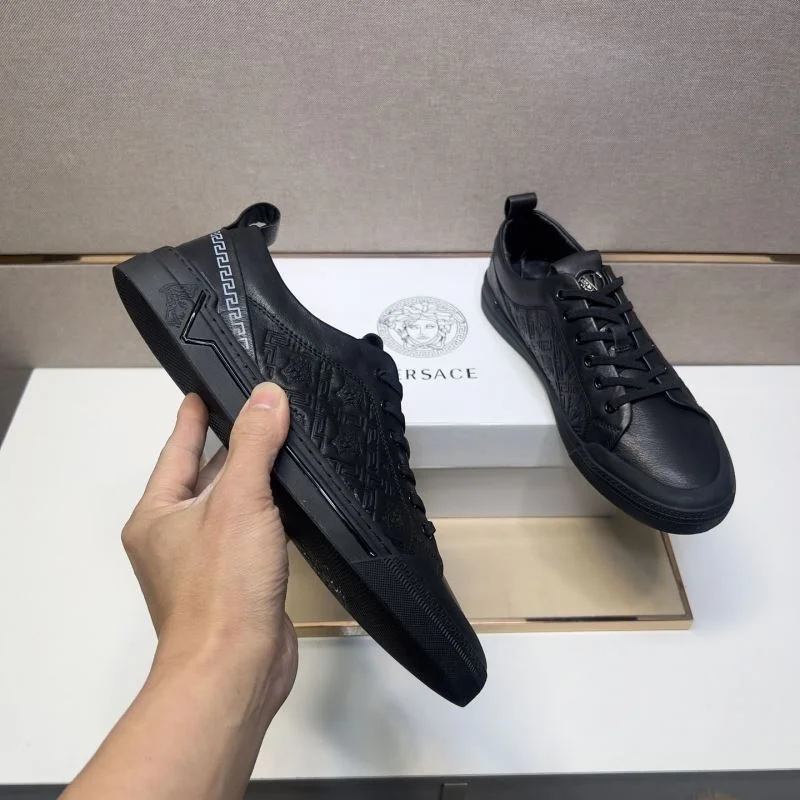 Versace Low Shoes UrbanChic 37481
