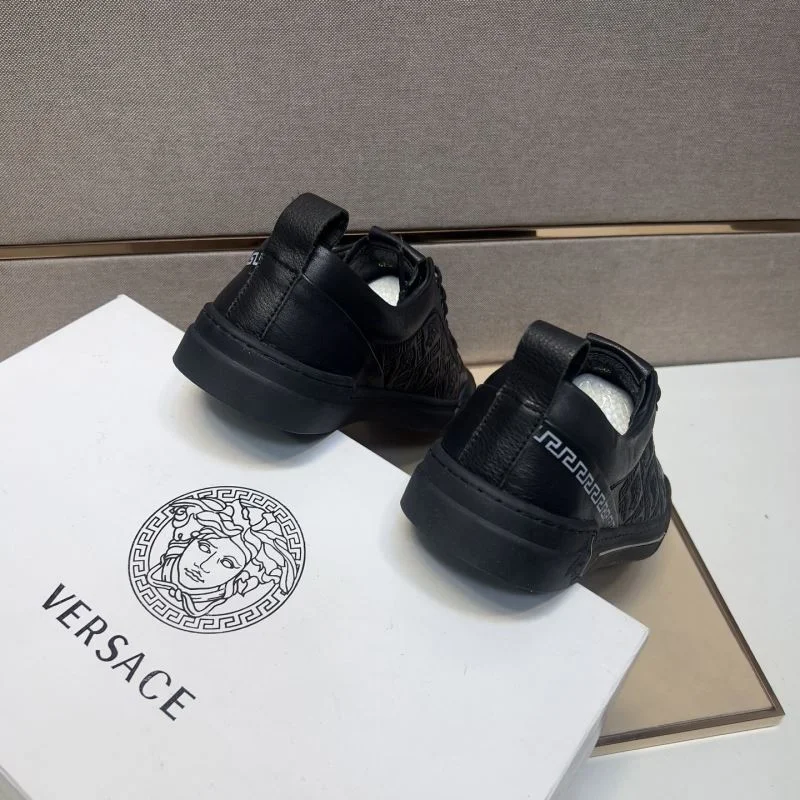 Versace Low Shoes UrbanChic 37481