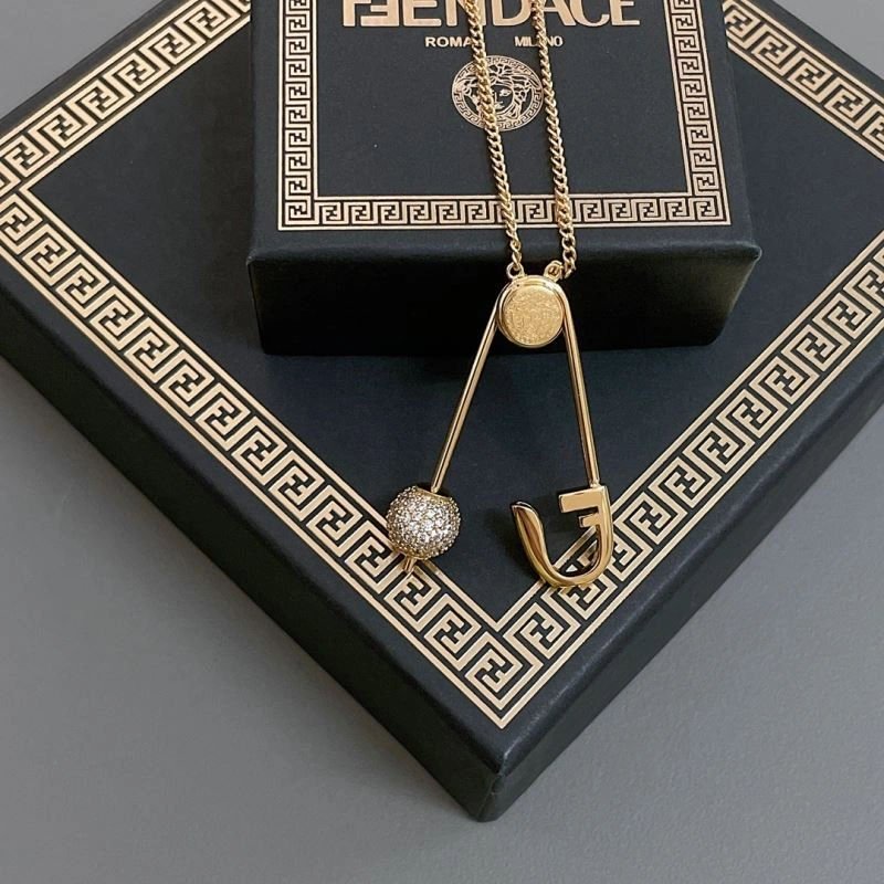 Versace Necklaces Practical 213598