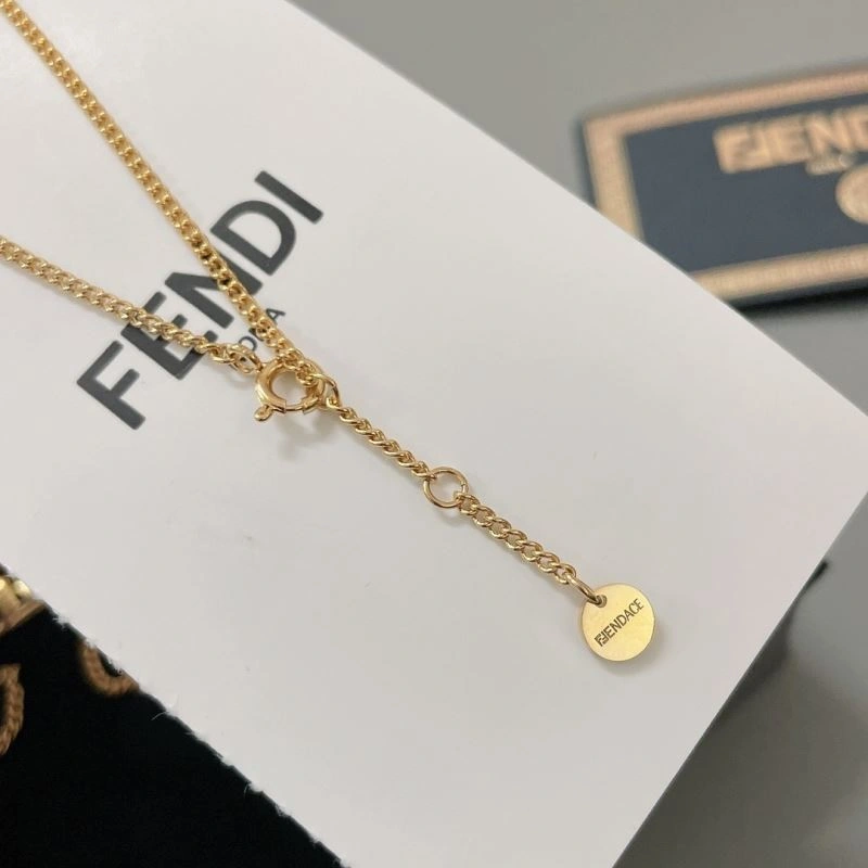 Versace Necklaces Practical 213598