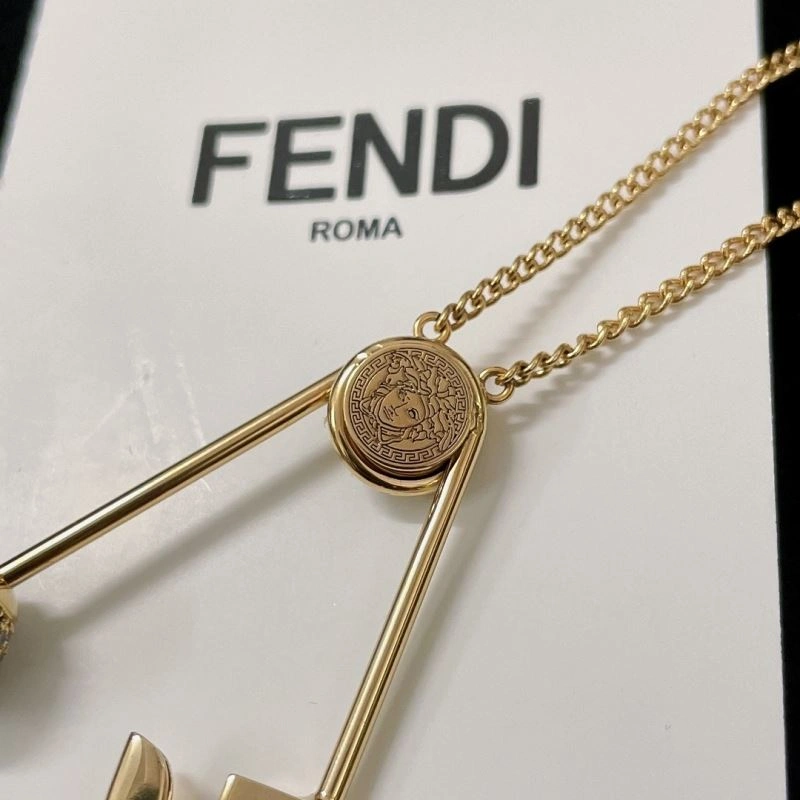 Versace Necklaces Practical 213598