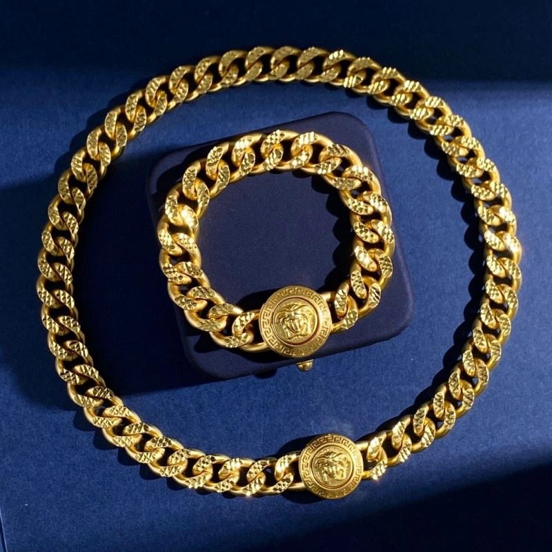 Sustainable Versace Necklaces 213599