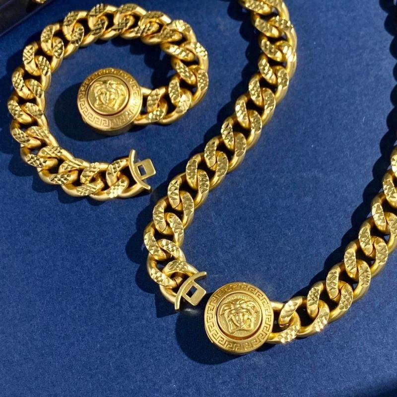 Sustainable Versace Necklaces 213599