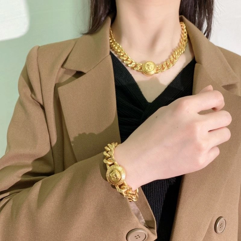 Sustainable Versace Necklaces 213599