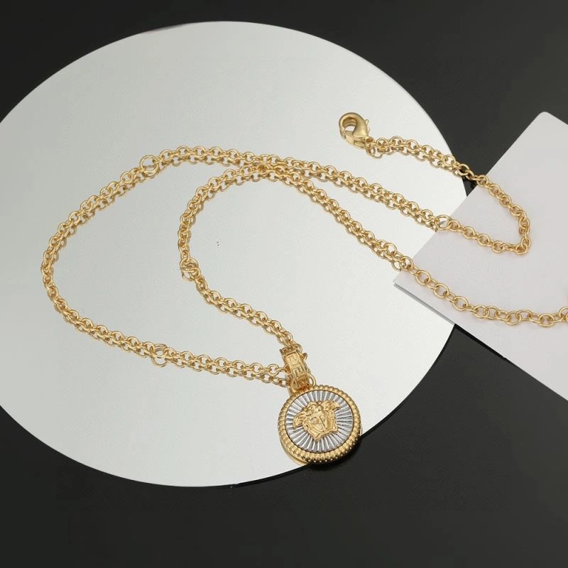 Affordable Versace Necklaces 213593
