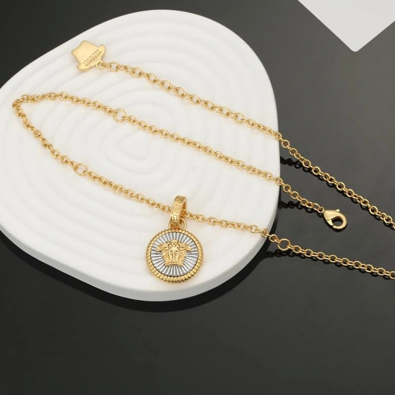 Affordable Versace Necklaces 213593