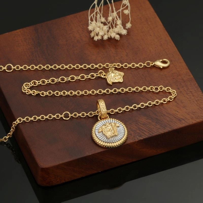 Affordable Versace Necklaces 213593