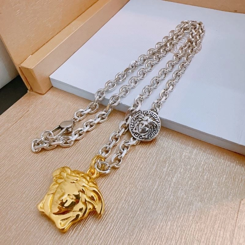 Sporty Versace Necklaces 214426