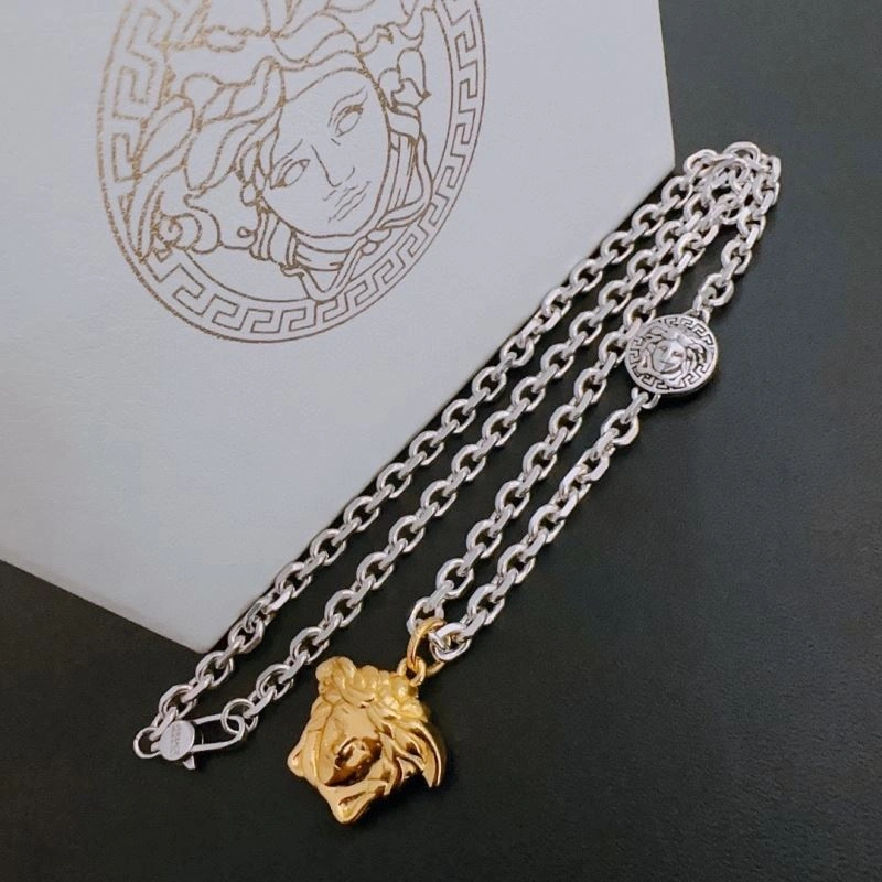 Sporty Versace Necklaces 214426