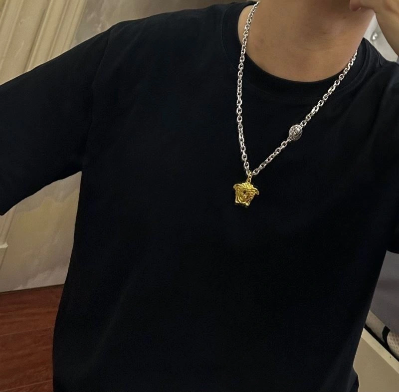 Sporty Versace Necklaces 214426