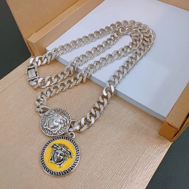 Versace Necklaces Packable 211601