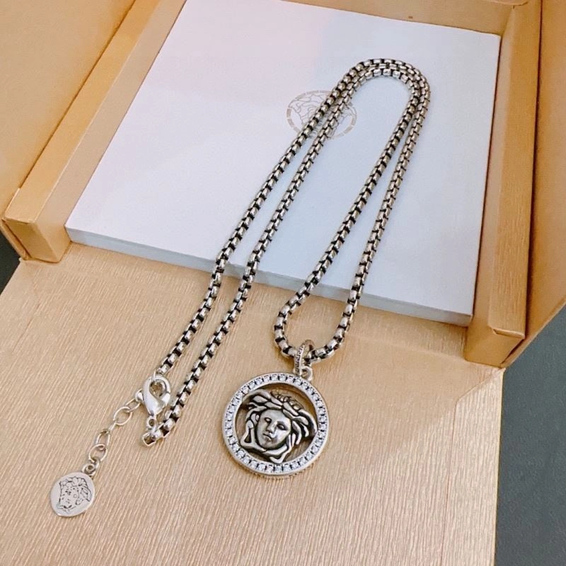 Elegant Versace Necklaces 211606