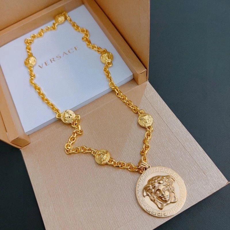 Attractive Versace Necklaces 211008