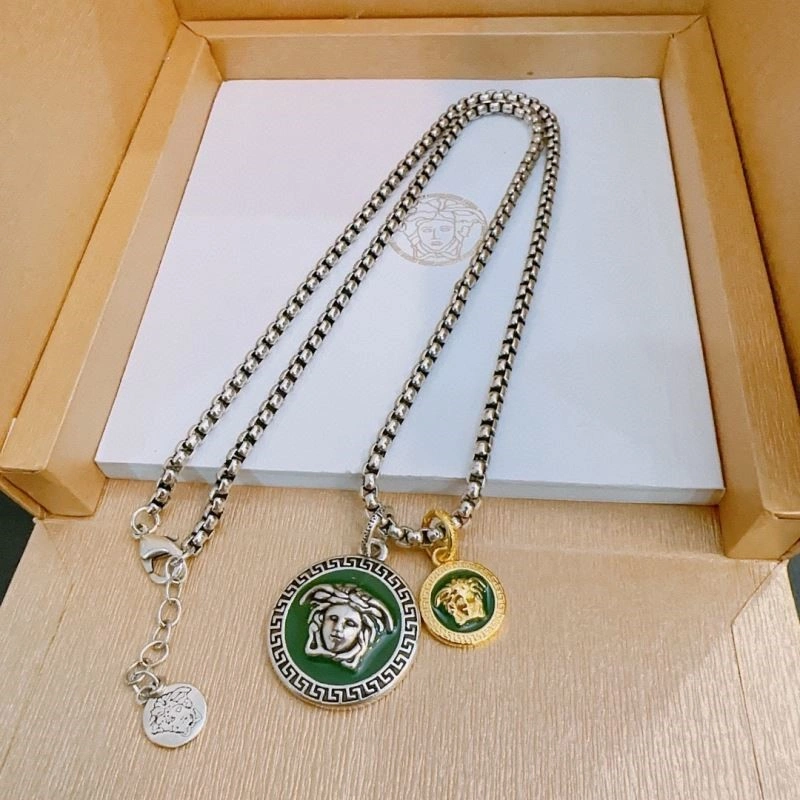 Versace Necklaces Unique 209606