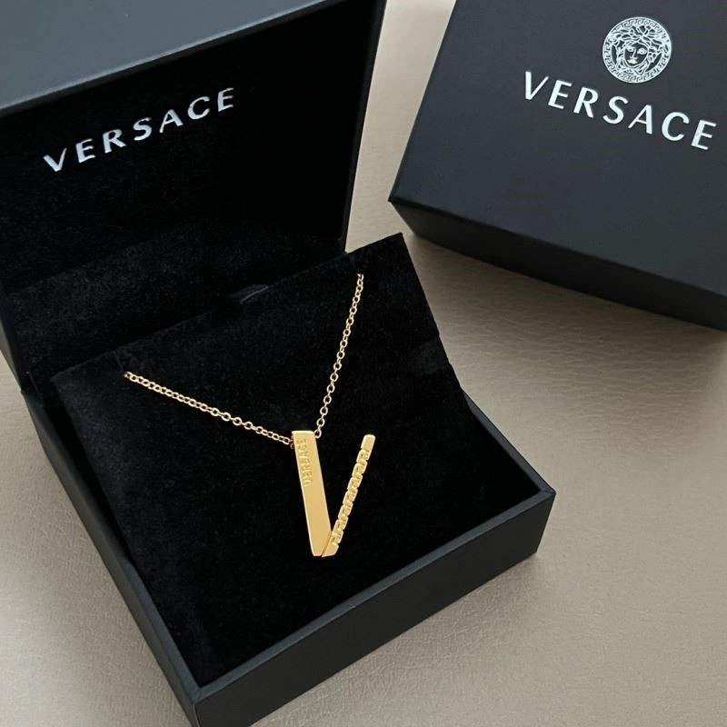 Supportive Versace Necklaces 209002