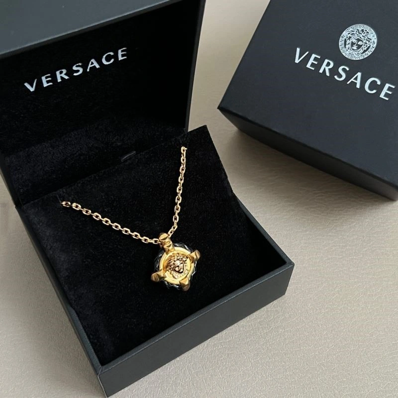 Cozy Versace Necklaces 209000