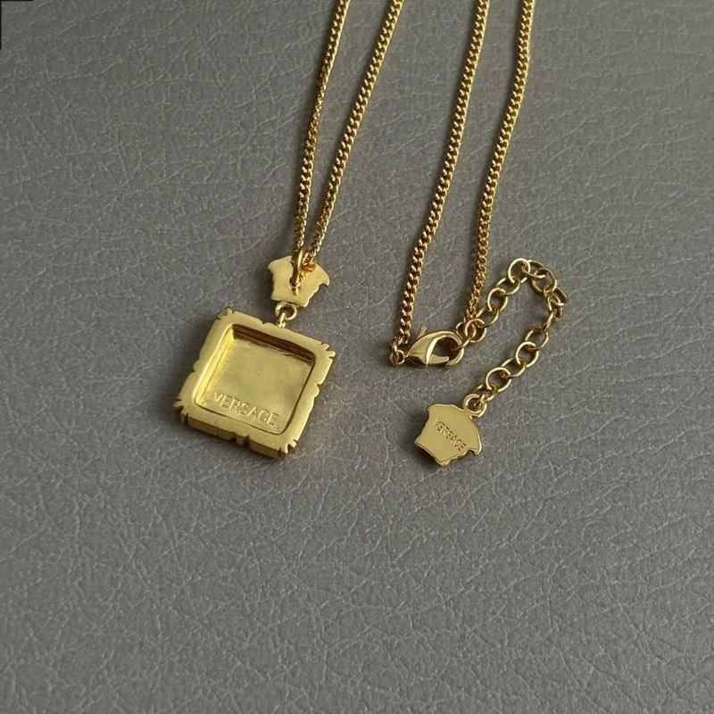 Versace Necklaces Functional 208992