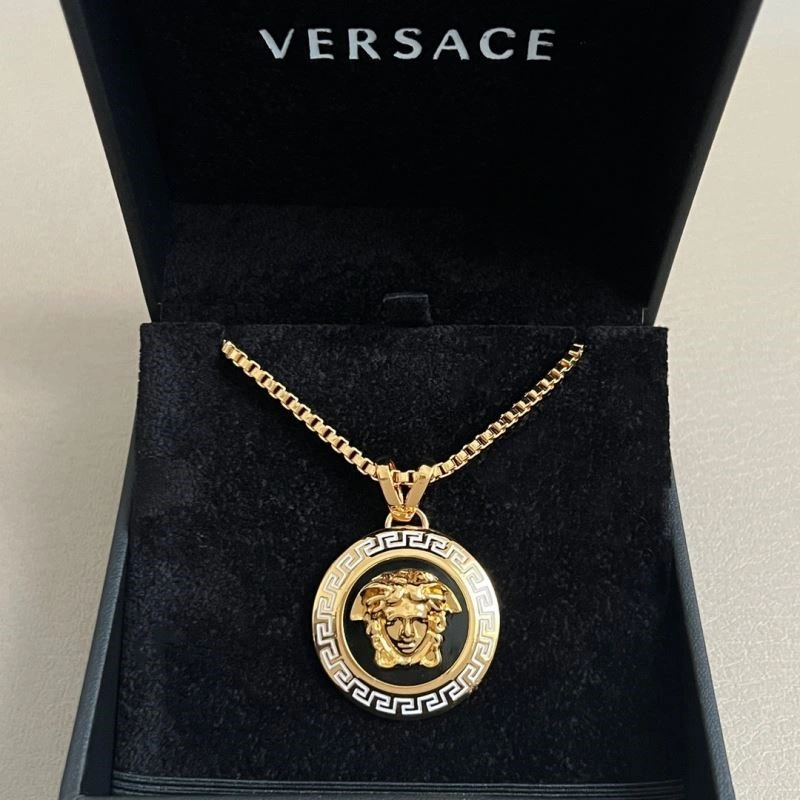 Versace Necklaces Sophisticated 208996