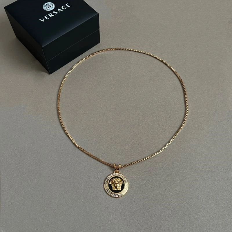 Versace Necklaces Sophisticated 208996