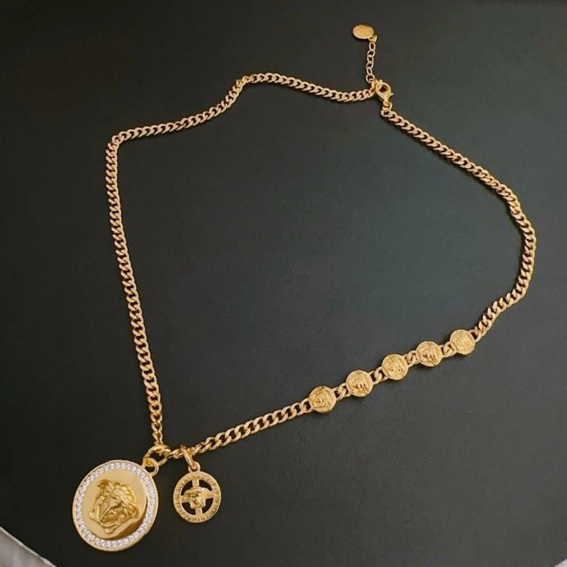 EyeCatching Versace Necklaces 208990