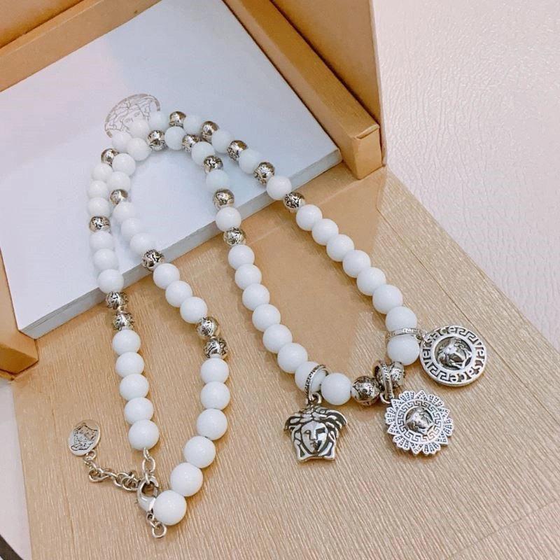 Premium Versace Necklaces 208370