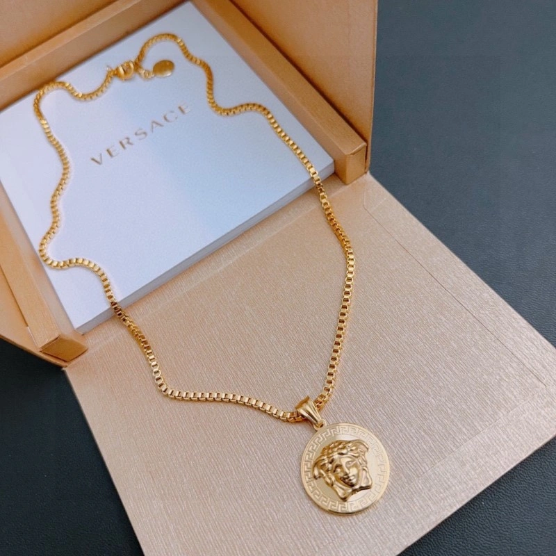 Versace Necklaces Sophisticated 207655
