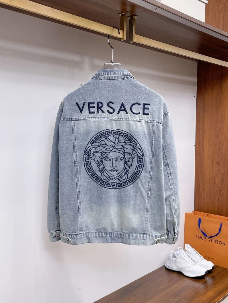 Efficient Versace Outwear 175277