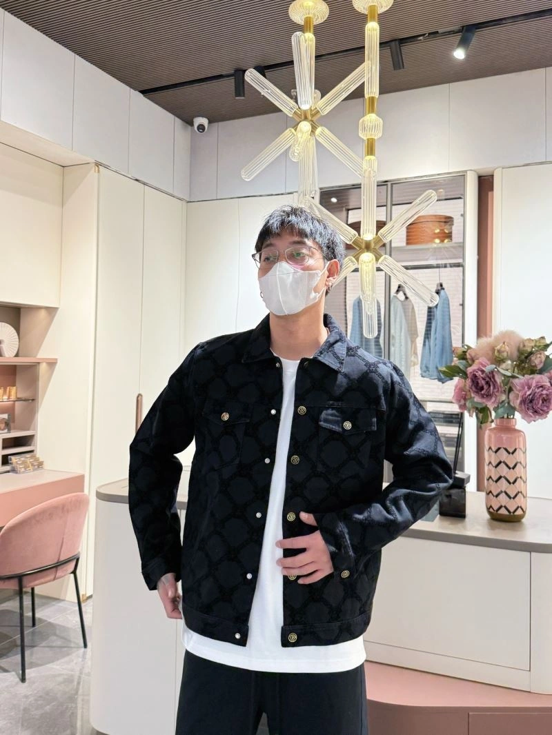 Lightweight Versace Outwear 175251