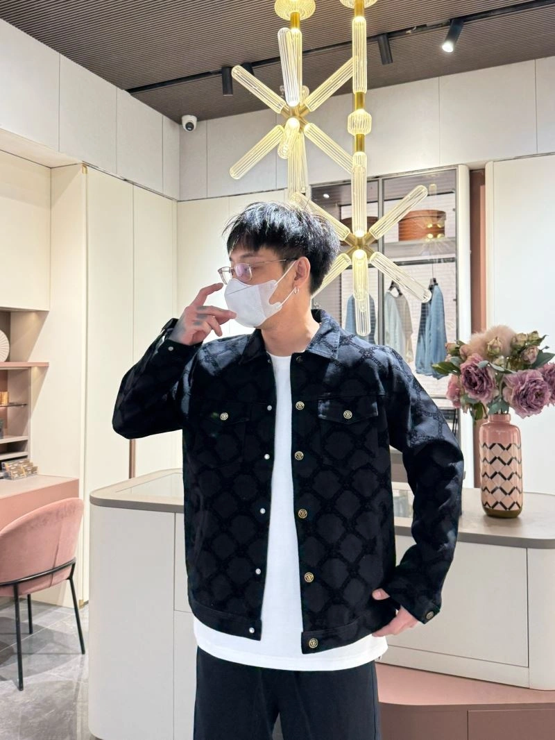 Lightweight Versace Outwear 175251