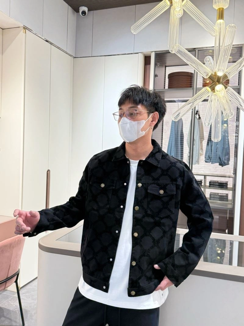 Lightweight Versace Outwear 175251