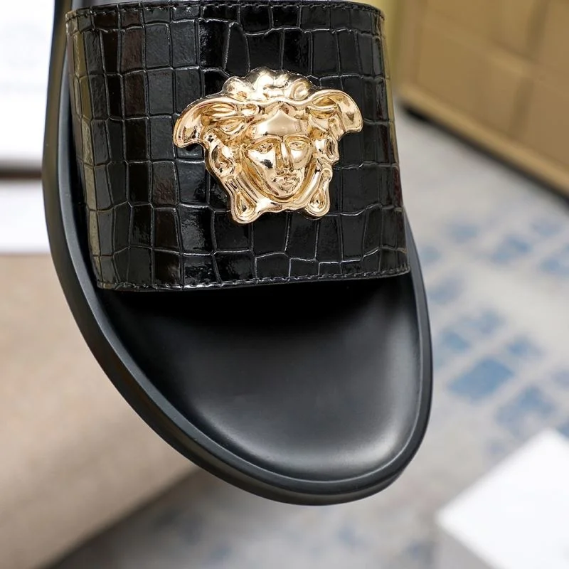 Versatile Versace Slippers 37265