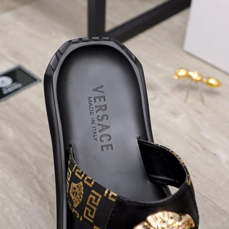 Versace Slippers Minimalist 37260