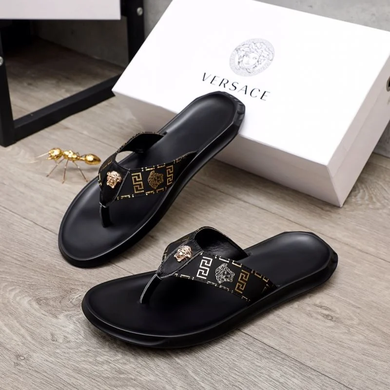Versace Slippers Attractive 37259