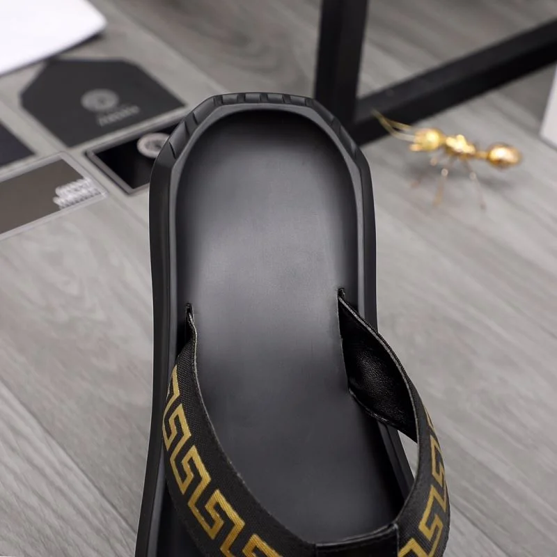 Trendsetting Versace Slippers 37237