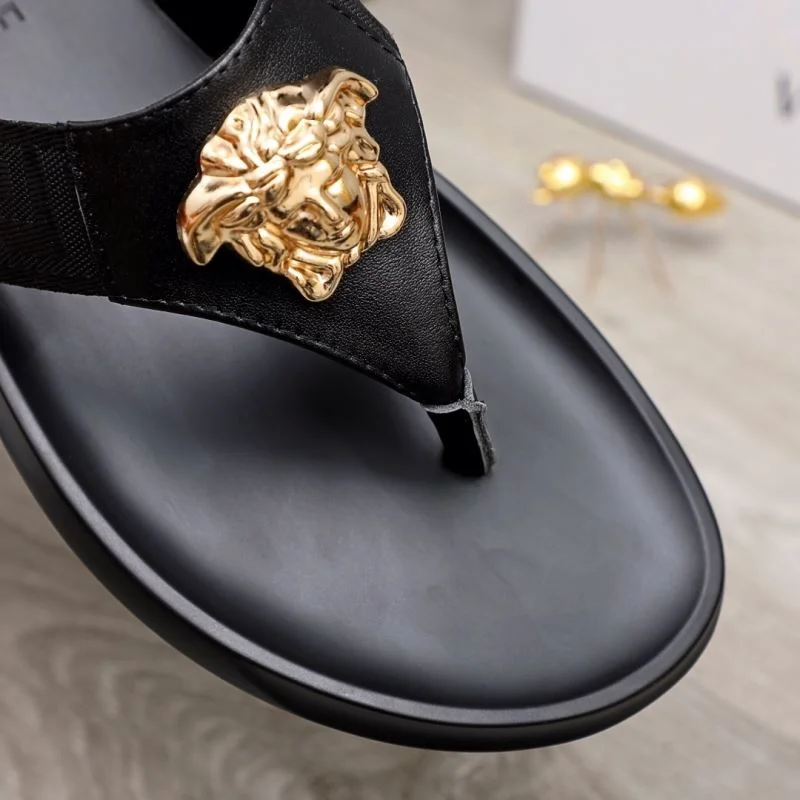 Versace Slippers Stylish 37248