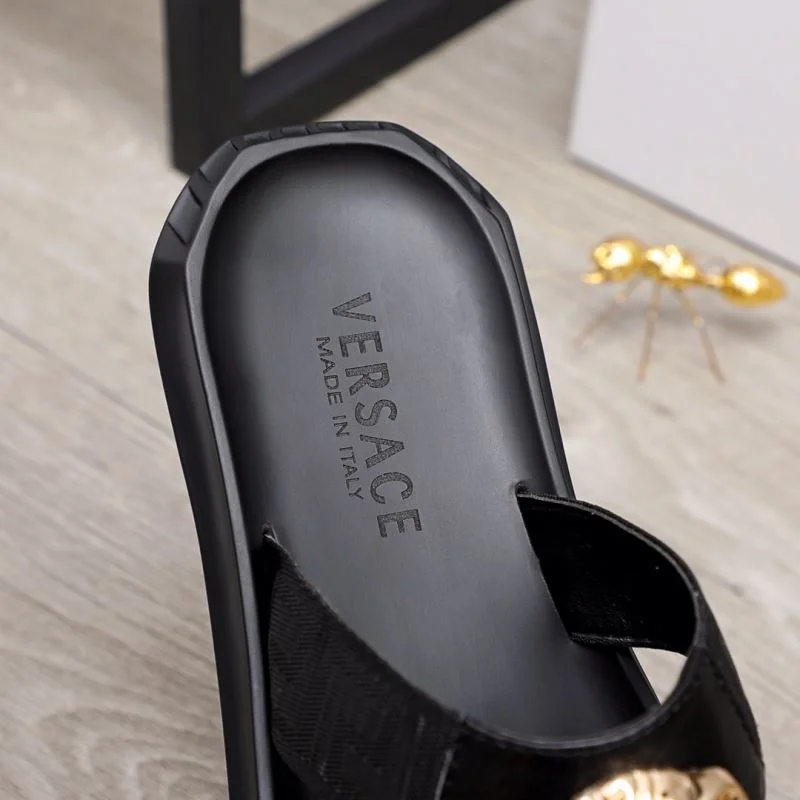 Versace Slippers Stylish 37248