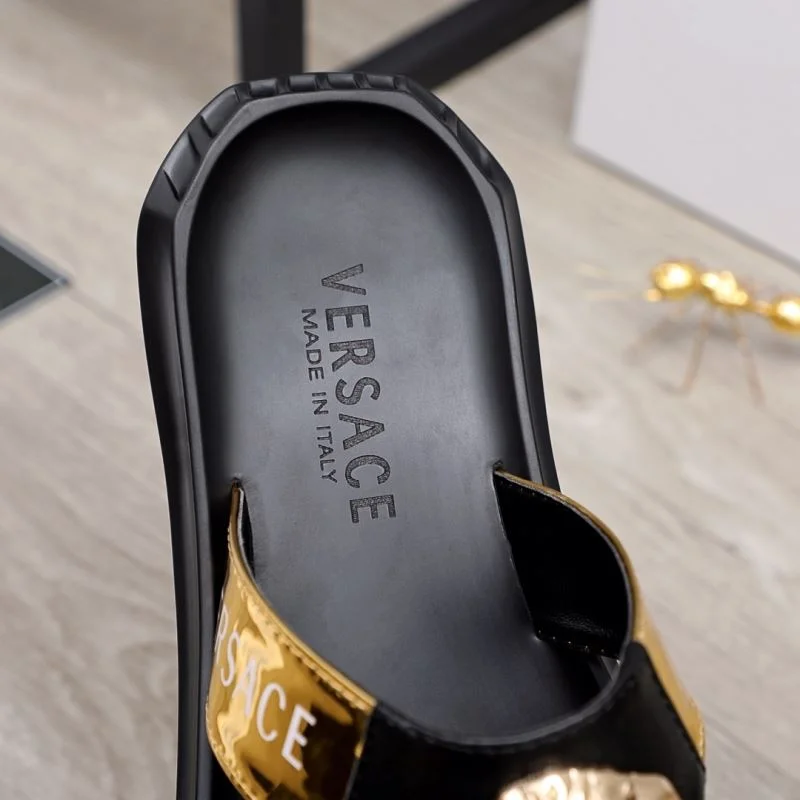 WrinkleFree Versace Slippers 37257