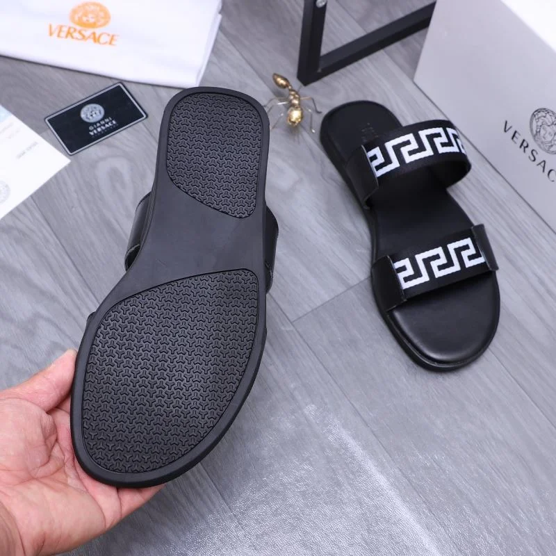Comfortable Versace Slippers 37228