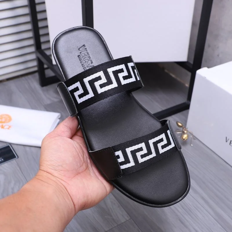 Comfortable Versace Slippers 37228